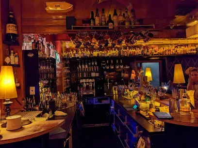 LUX Bar & Restaurant